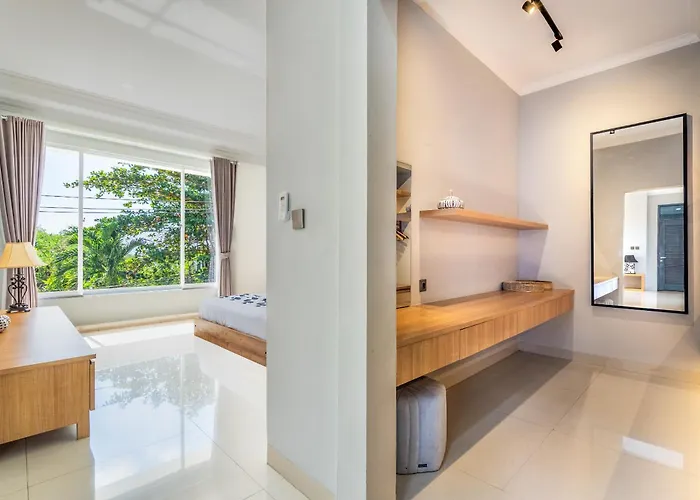 Parama By Aishwarya Bali International 金巴兰